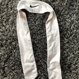 Nike tie headband